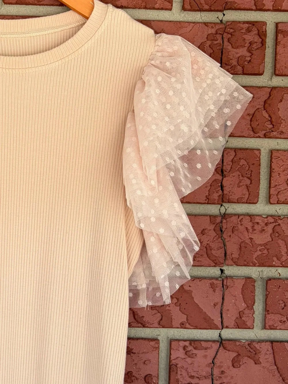 N/A elegant cream
